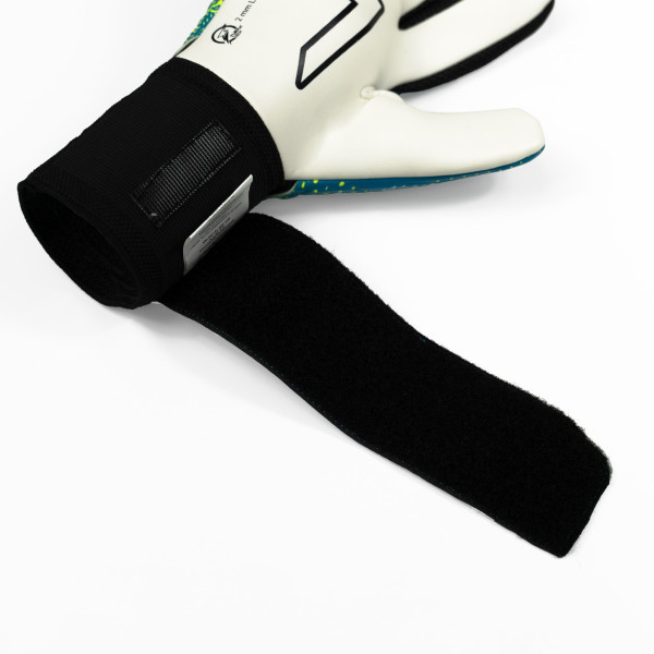 goalkeeper gloves Fiera AS Correa